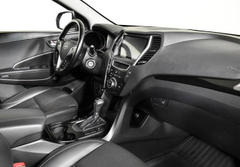 Подержанный автомобиль Hyundai Santa Fe 2015 года (10 фото)