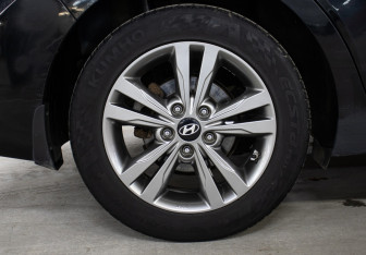 Подержанный автомобиль Hyundai Elantra Sedan 2018 года (22 фото)