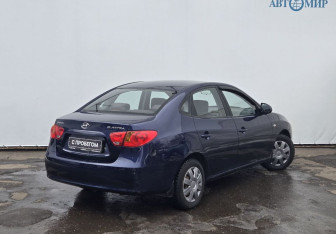 Подержанный автомобиль Hyundai Elantra Sedan 2007 года (8 фото)