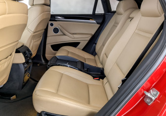 Подержанный автомобиль BMW X6 M 2011 года (11 фото)