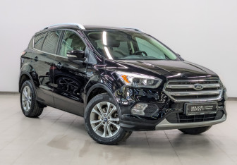 Подержанный автомобиль Ford Kuga 2017 года (3 фото)