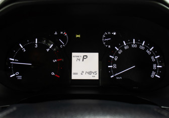 Подержанный автомобиль Toyota Land Cruiser Prado 2017 года (13 фото)