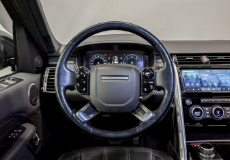 Подержанный автомобиль Land Rover Discovery 2018 года (22 фото)
