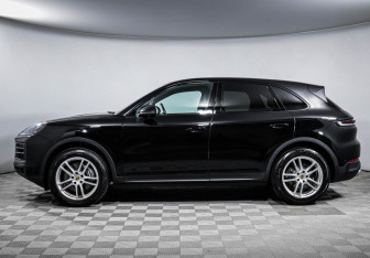Подержанный автомобиль Porsche Cayenne 2024 года (8 фото)