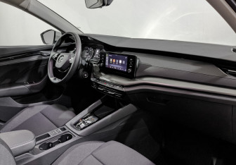 Подержанный автомобиль Skoda Octavia Liftback 2021 года (13 фото)