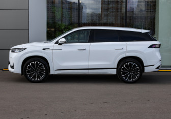 Подержанный автомобиль Jaecoo J8 2024 года (8 фото)