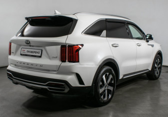 Подержанный автомобиль Kia Sorento 2021 года (5 фото)