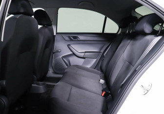 Подержанный автомобиль Skoda Rapid Liftback 2016 года (12 фото)