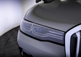 Подержанный автомобиль BMW X7 2021 года (17 фото)