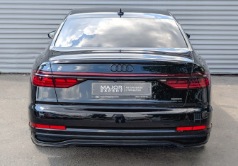 Подержанный автомобиль Audi A8 2022 года (6 фото)