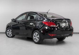 Подержанный автомобиль Hyundai Solaris Sedan 2015 года (7 фото)