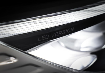 Подержанный автомобиль Voyah Dream 2023 года (29 фото)