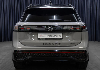 Подержанный автомобиль Volkswagen Tiguan 2024 года (6 фото)