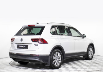 Подержанный автомобиль Volkswagen Tiguan 2017 года (5 фото)