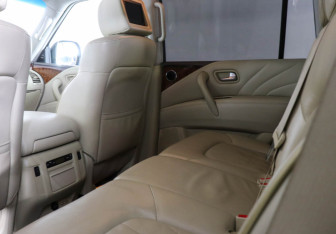 Подержанный автомобиль Infiniti QX80 2014 года (13 фото)