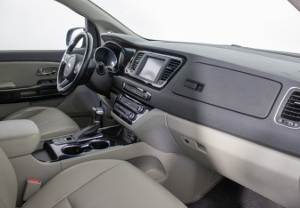 Подержанный автомобиль Kia Carnival 2019 года (7 фото)