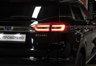 Подержанный автомобиль Geely Atlas 2020 года (21 фото)