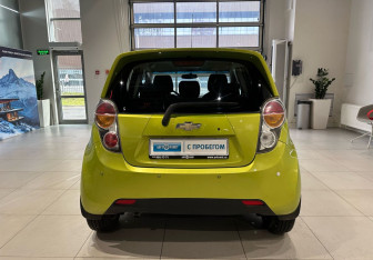 Подержанный автомобиль Chevrolet Spark 2011 года (5 фото)