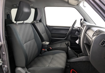 Подержанный автомобиль Suzuki Jimny 2018 года (23 фото)