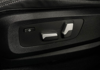 Подержанный автомобиль BMW X5 2021 года (16 фото)