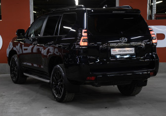 Подержанный автомобиль Toyota Land Cruiser Prado 2021 года (7 фото)