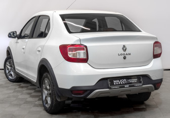 Подержанный автомобиль Renault Logan Sedan 2021 года (7 фото)