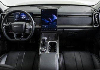 Подержанный автомобиль Jaecoo J7 2024 года (13 фото)