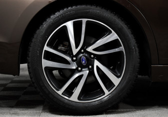 Подержанный автомобиль Subaru Legacy Sedan 2019 года (14 фото)