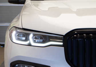 Подержанный автомобиль BMW X7 2019 года (39 фото)