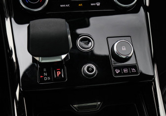 Подержанный автомобиль Land Rover Range Rover Sport 2022 года (24 фото)