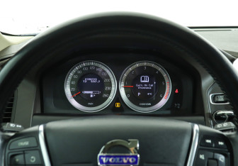 Подержанный автомобиль Volvo XC60 2012 года (11 фото)