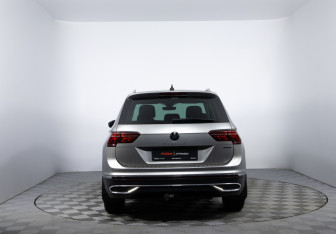 Подержанный автомобиль Volkswagen Tiguan 2021 года (6 фото)