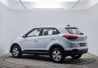 Подержанный автомобиль Hyundai Creta 2017 года (7 фото)