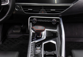 Подержанный автомобиль Geely Tugella 2023 года (13 фото)