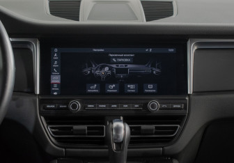 Подержанный автомобиль Porsche Macan 2019 года (12 фото)