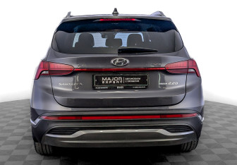 Подержанный автомобиль Hyundai Santa Fe 2022 года (6 фото)