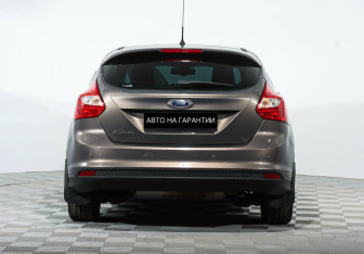 Подержанный автомобиль Ford Focus Hatchback 2013 года (4 фото)