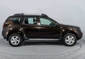 Подержанный автомобиль Renault Duster 2016 года (4 фото)