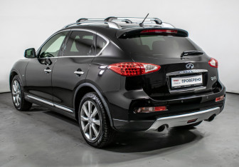 Подержанный автомобиль Infiniti QX50 2016 года (7 фото)