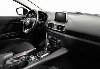 Подержанный автомобиль Mazda 3 Sedan 2015 года (8 фото)