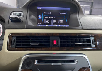 Подержанный автомобиль Volvo XC70 2012 года (13 фото)