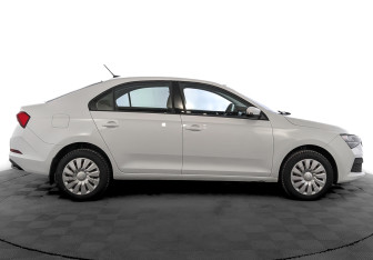 Подержанный автомобиль Skoda Rapid Liftback 2021 года (4 фото)