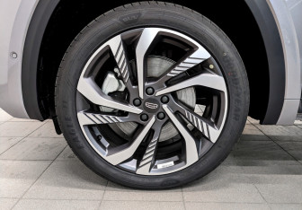 Новый Geely Monjaro 2025 (7 фото)