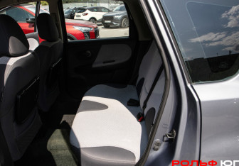 Подержанный автомобиль Nissan Note 2008 года (8 фото)