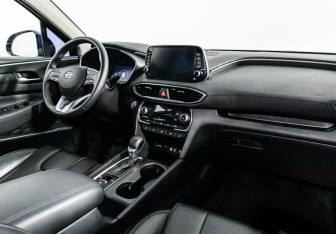 Подержанный автомобиль Hyundai Santa Fe 2019 года (7 фото)