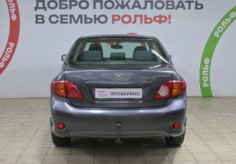 Подержанный автомобиль Toyota Corolla Sedan 2008 года (5 фото)