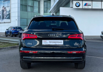 Подержанный автомобиль Audi Q5 2017 года (6 фото)