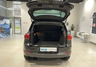 Подержанный автомобиль Volkswagen Tiguan 2014 года (7 фото)