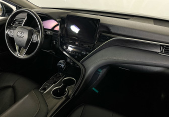 Подержанный автомобиль Toyota Camry Sedan 2022 года (9 фото)