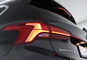 Подержанный автомобиль Hyundai Santa Fe 2021 года (23 фото)